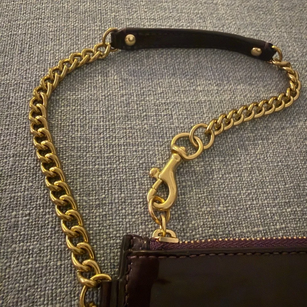Coach Madison Purple Patent Leather Wristlet Gold Horse & Carriage Logo Chain - Picture 4 of 9